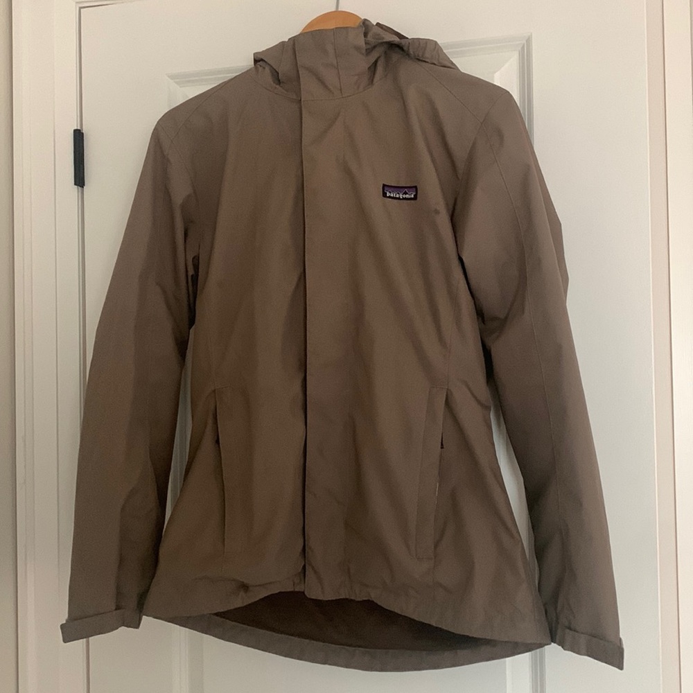 Patagonia Womens Wind Jacket Size Medium in Taupe